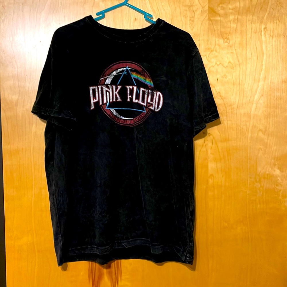 Pink Floyd mens size XL fits like a L